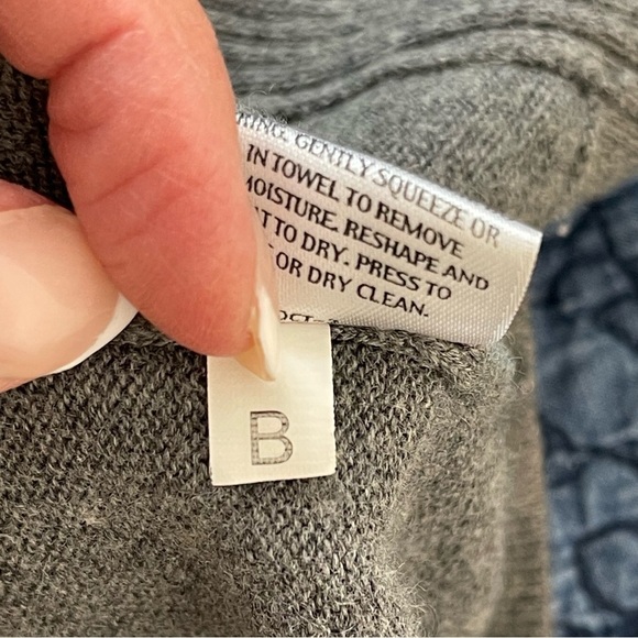 Eileen Fisher Organic Cotton & Cashmere Turtleneck Cardigan sustainable - Picture 7 of 9